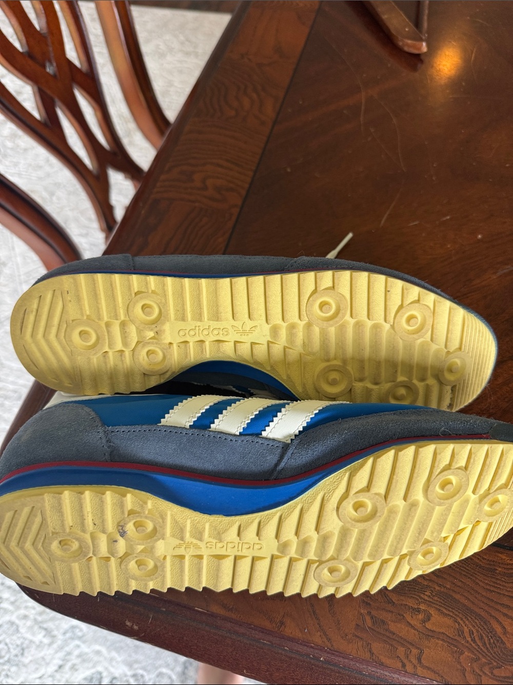 adidas Women’s Blue and White Retro Running Sneakers - Picture 3 of 3